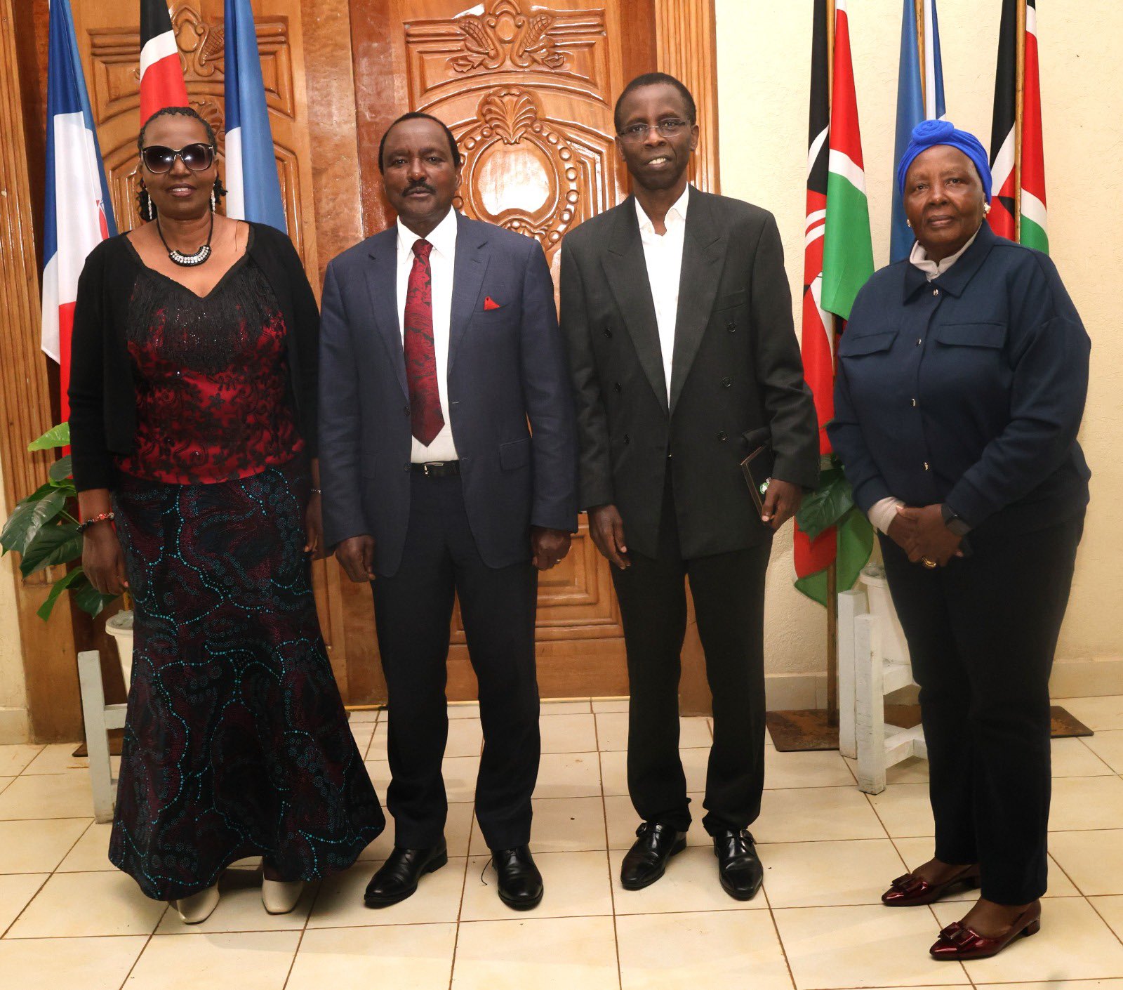 H.E. Stephen Kalonzo Musyoka with the Kenyan diaspora during the KADD-organized U.S. visit